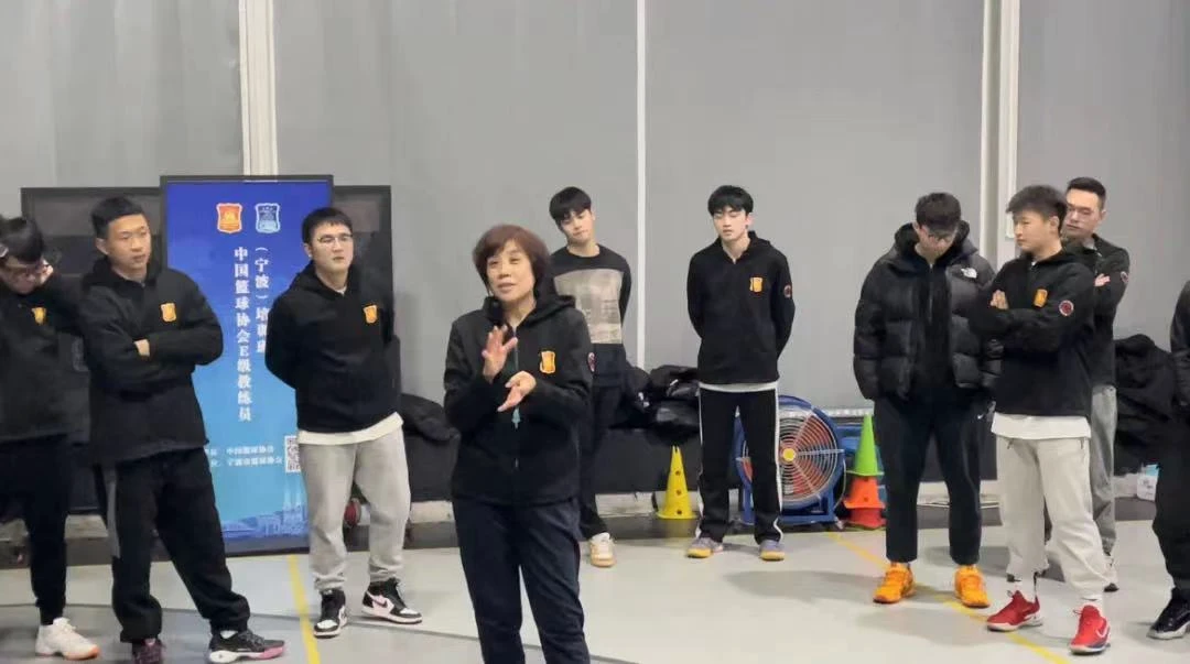 如何提高大前锋的篮球技巧和战术意识?_0